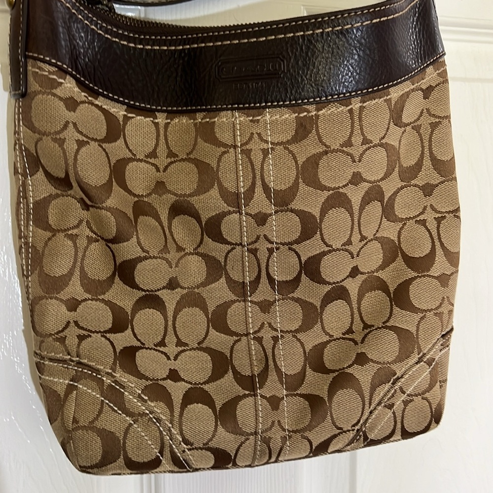 Coach Brown signature shoulder bag - Picture 6 of 16